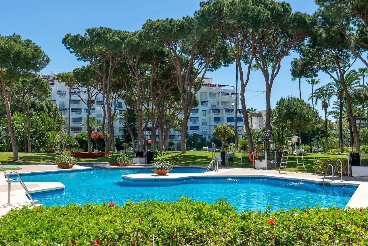 Puerto Banus3 Sandy Beachside Marbella Apartment